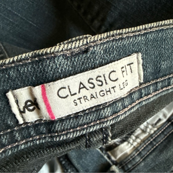 Lee Women’s Size 14 Short Classic Fit Straight Leg Jeans - Picture 12 of 12